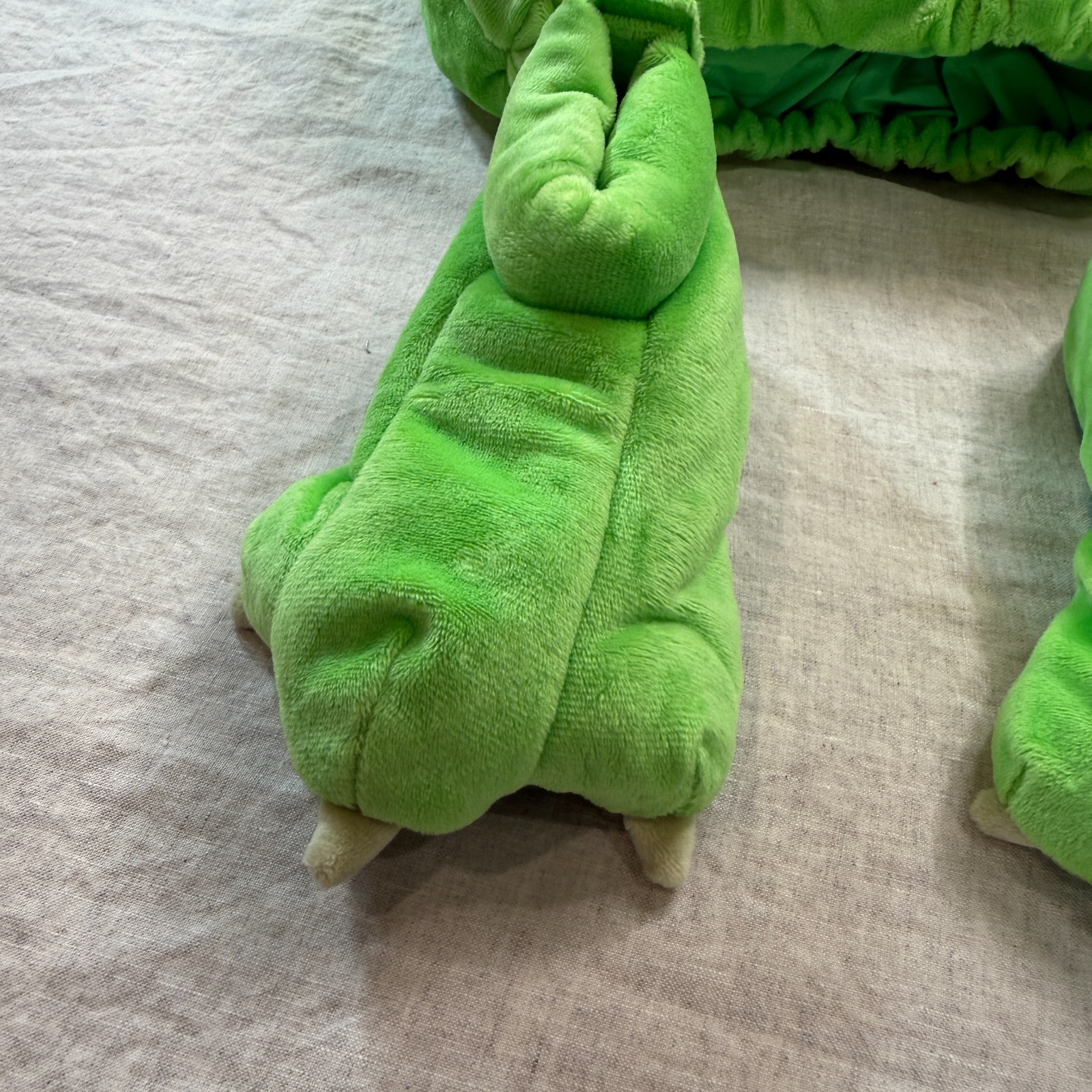 POTTERY BARN KIDS MONSTERS INC. MIKE COSTUME SIZE 2-3T HALLOWEEN DISNEY PIXAR