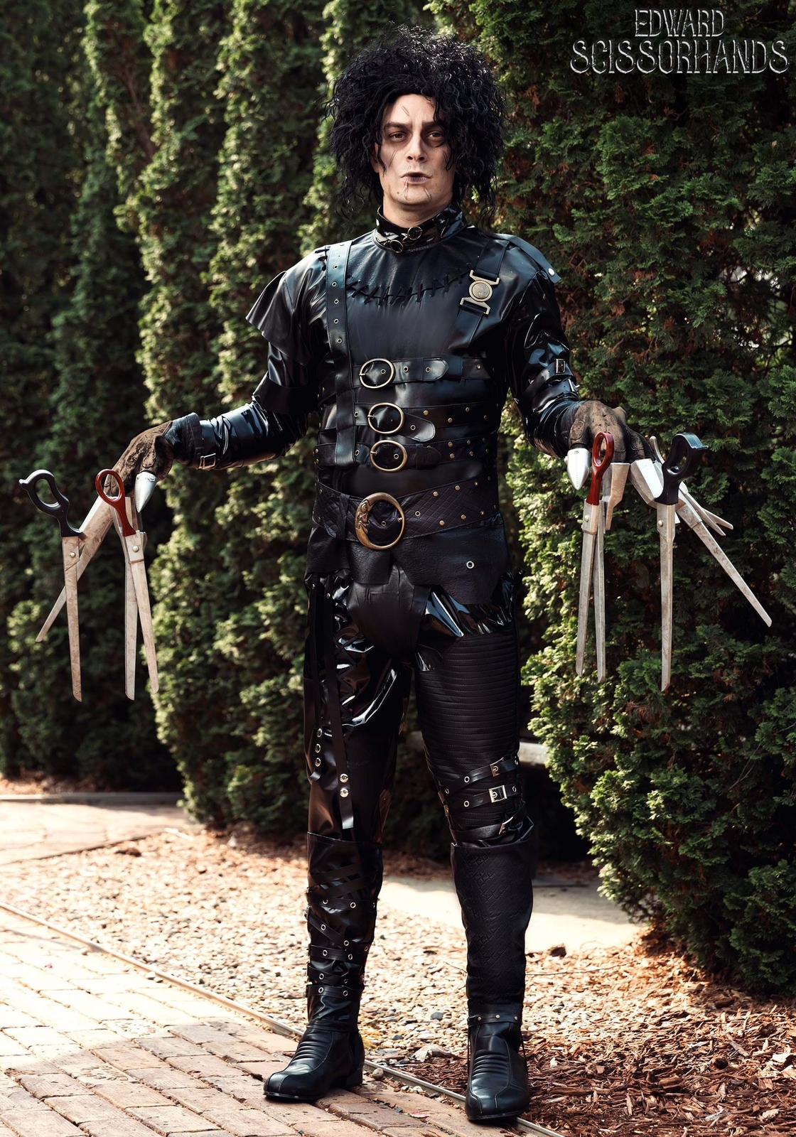 Men’s Authentic Edward Scissorhands Costume