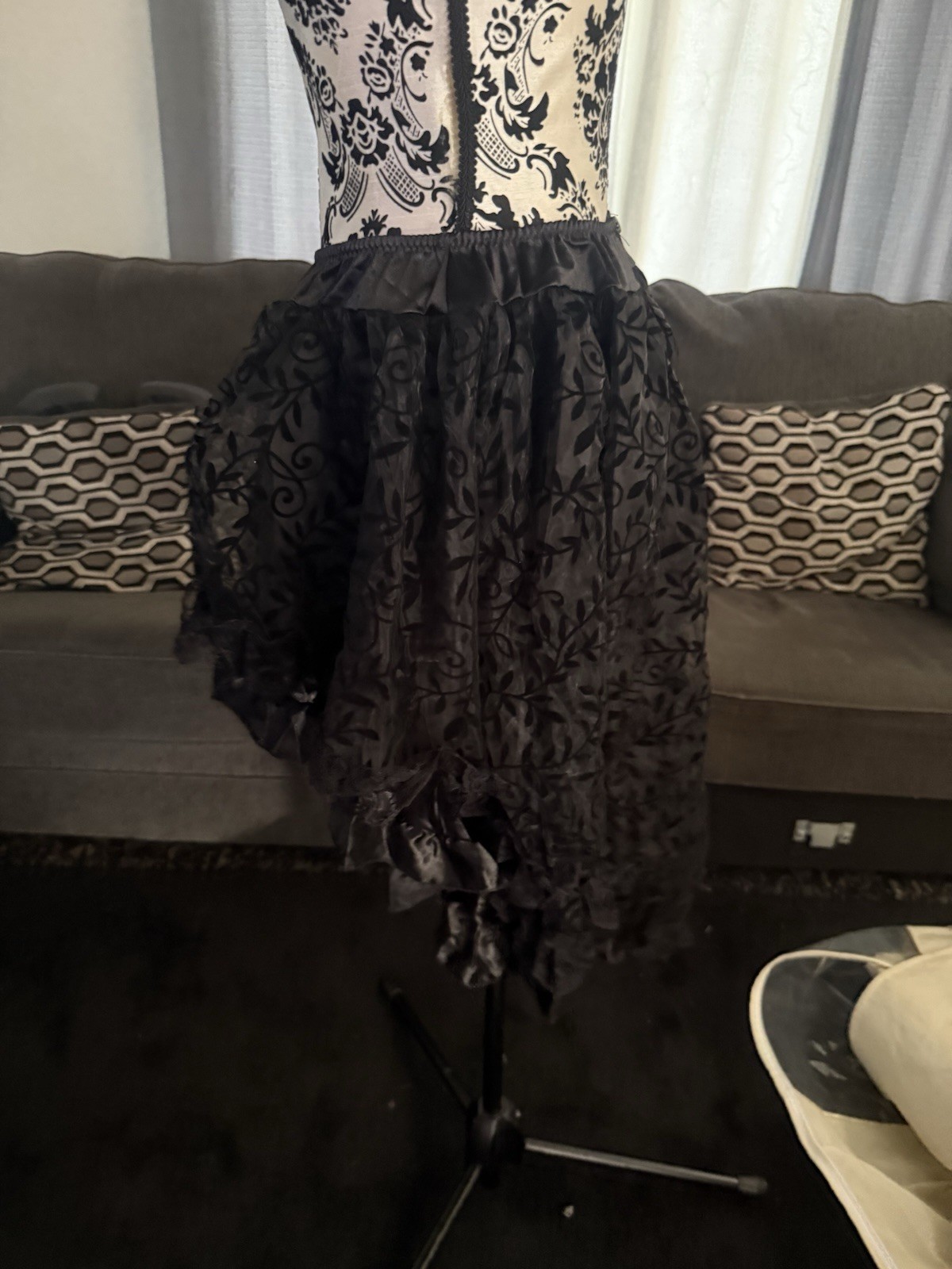 Fashion Costumes Black Lace Skirt Size M/L Halloween Elastic Stretch