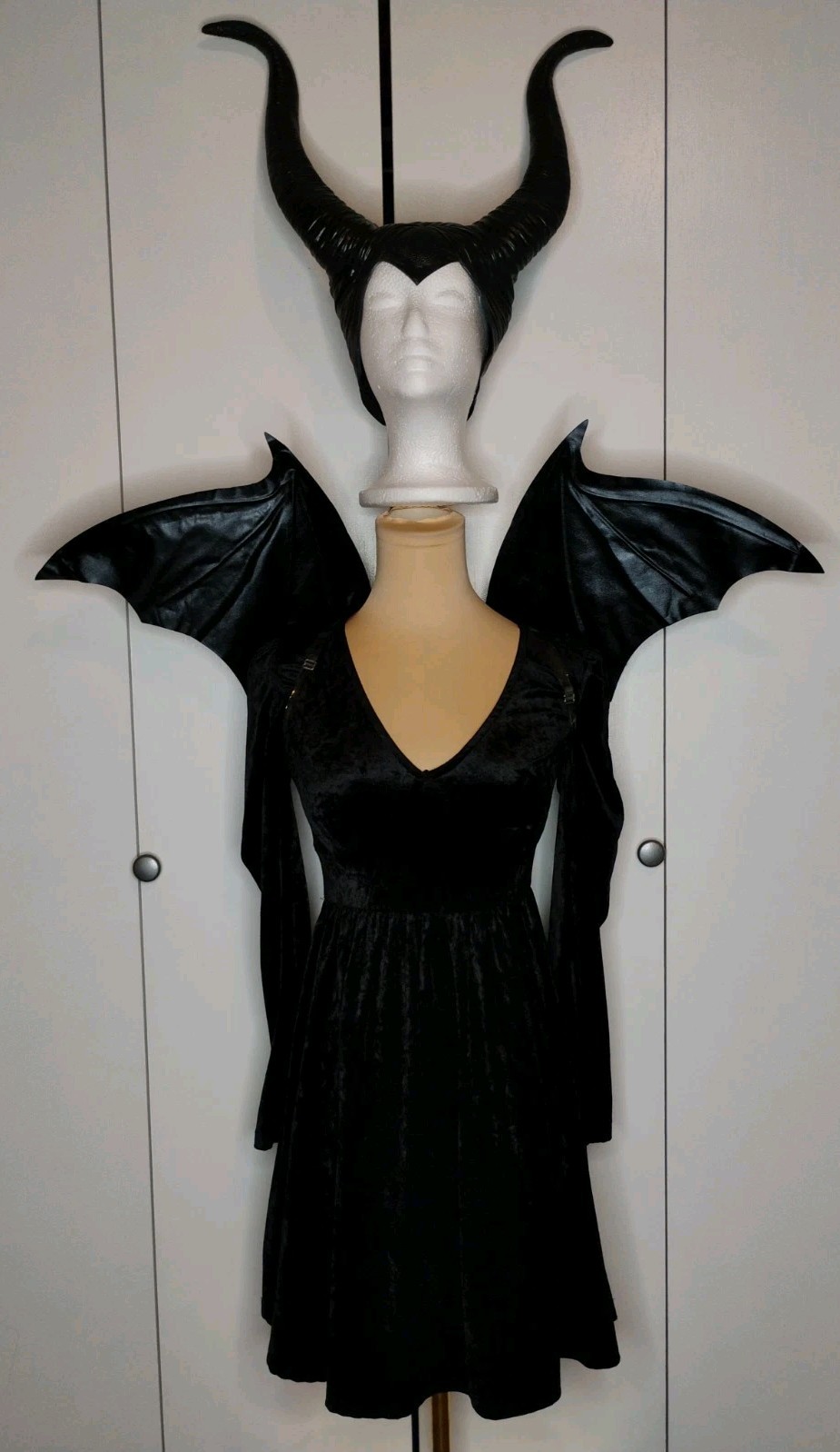 Maleficent Women’s Costume Short Velvet Long Sleeve/Mini Wings/Headpiece Small