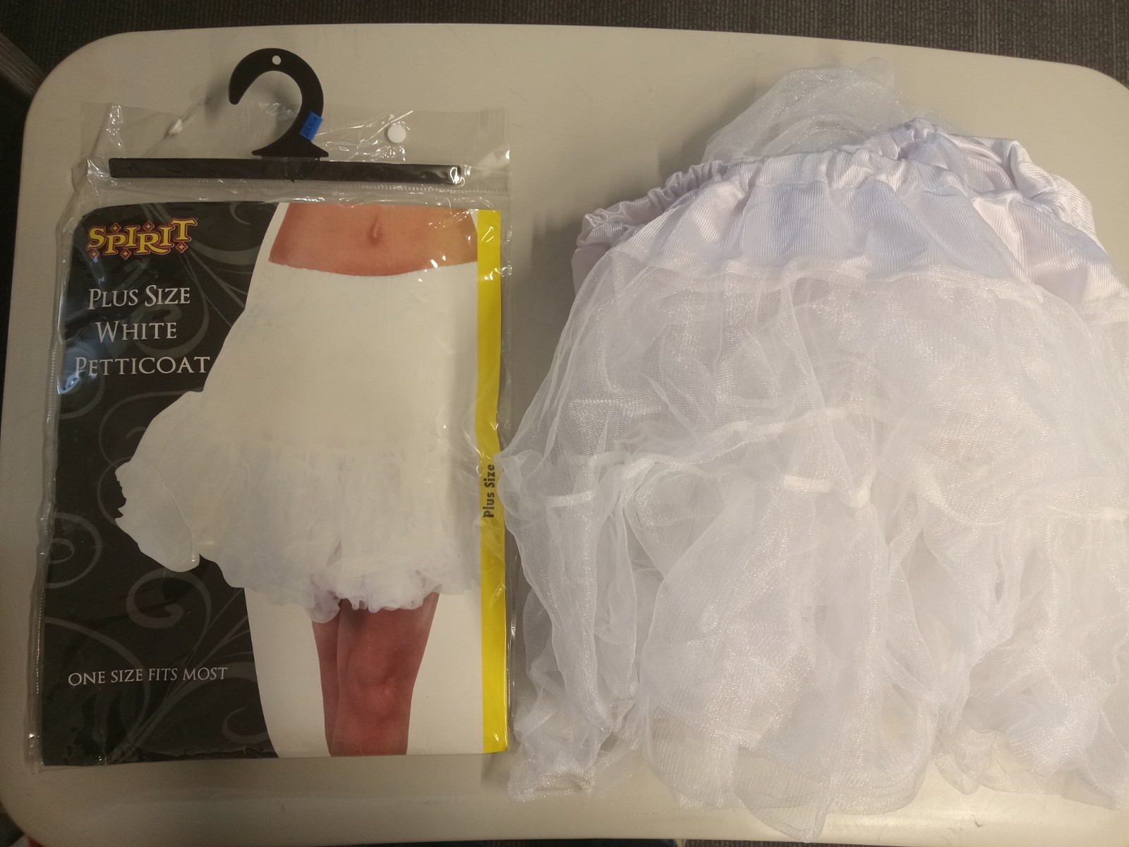 Spirit Halloween White Lace Petticoat. Plus Size. One Size Fits Most.