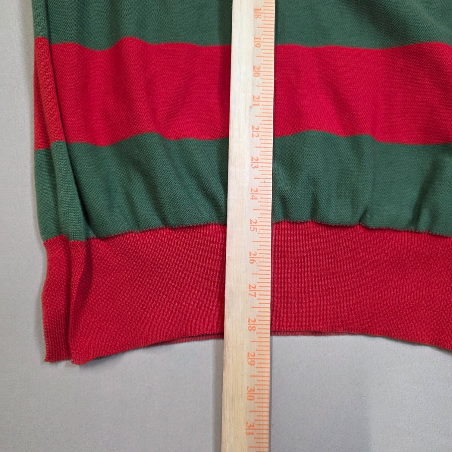 A Nightmare on Elm Street Costume Women’s Sweater L Red Freddy Krueger Green