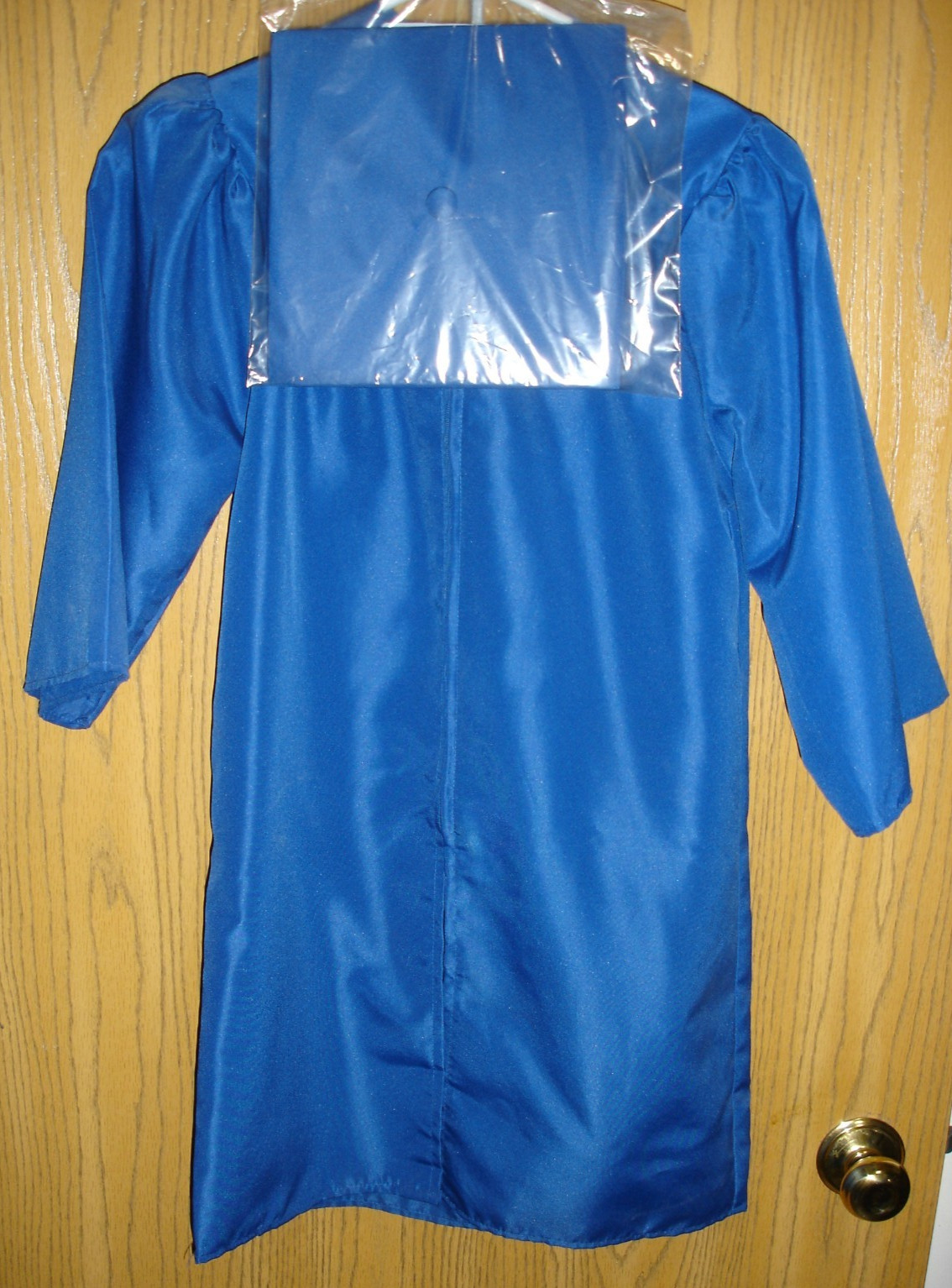 Jostens youth blue 3’09”-4’00” Graduation Gown 100% polyester and cap