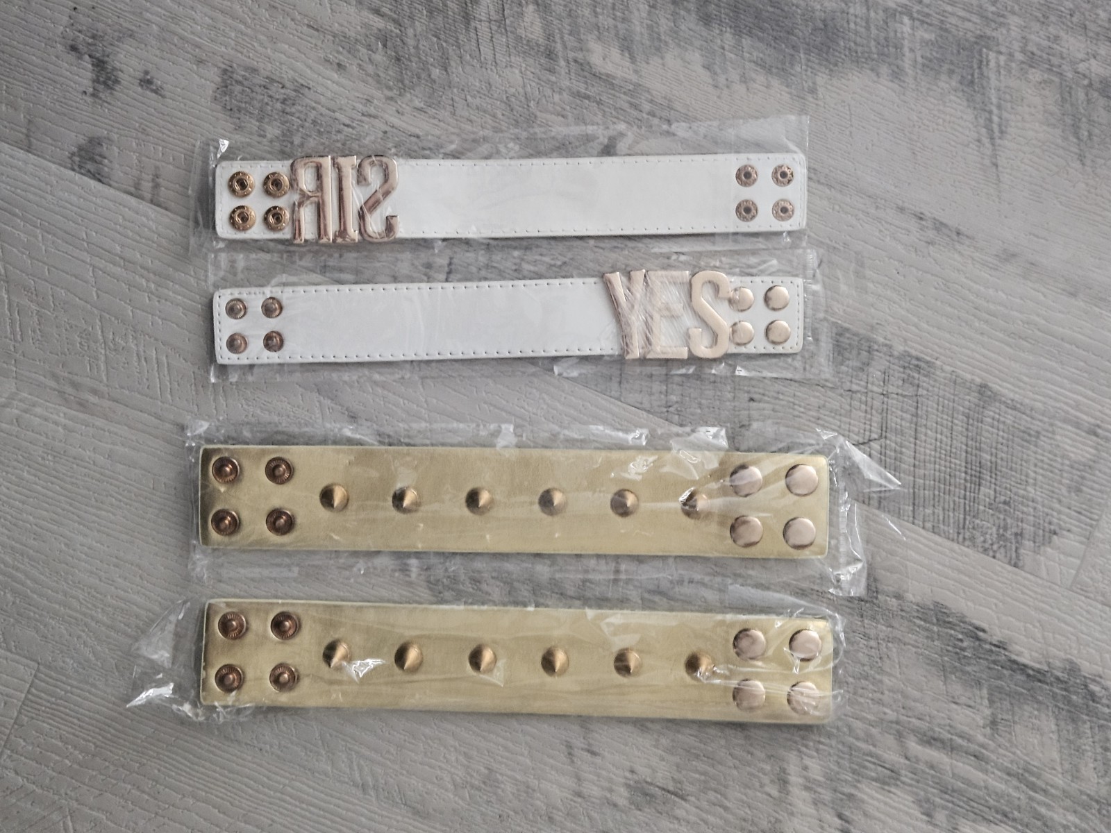 New Cosplay Leather White & Gold SpikenHarley Quinn YES SIR Wrist Band 2 sets