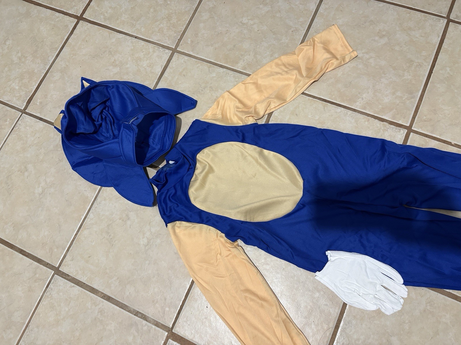 Sonic the Hedgehog Costume Size Medium (6-8)