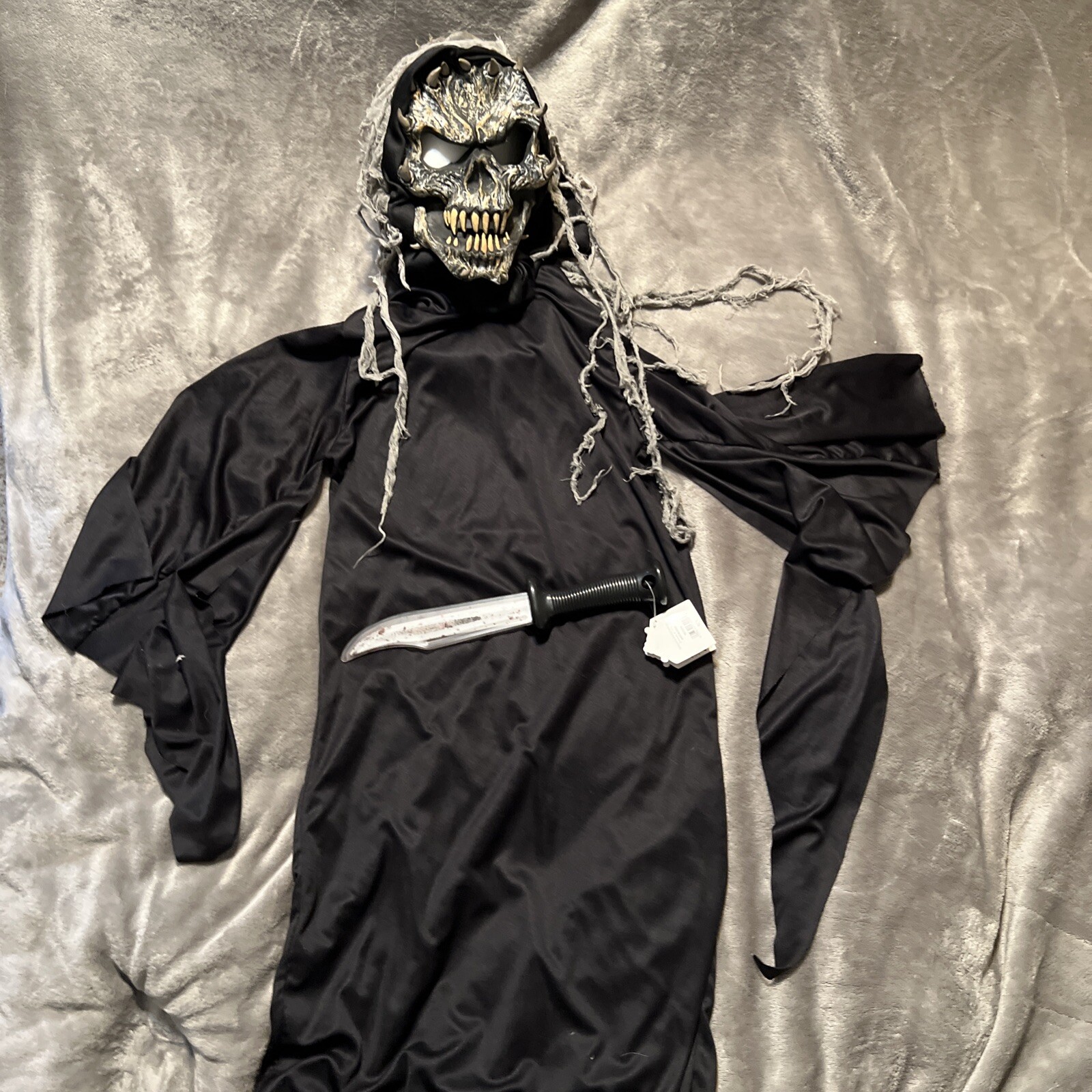 Ghoul Monster Grim Reaper Costume Halloween Mask, Knife Set Black Gray Scary