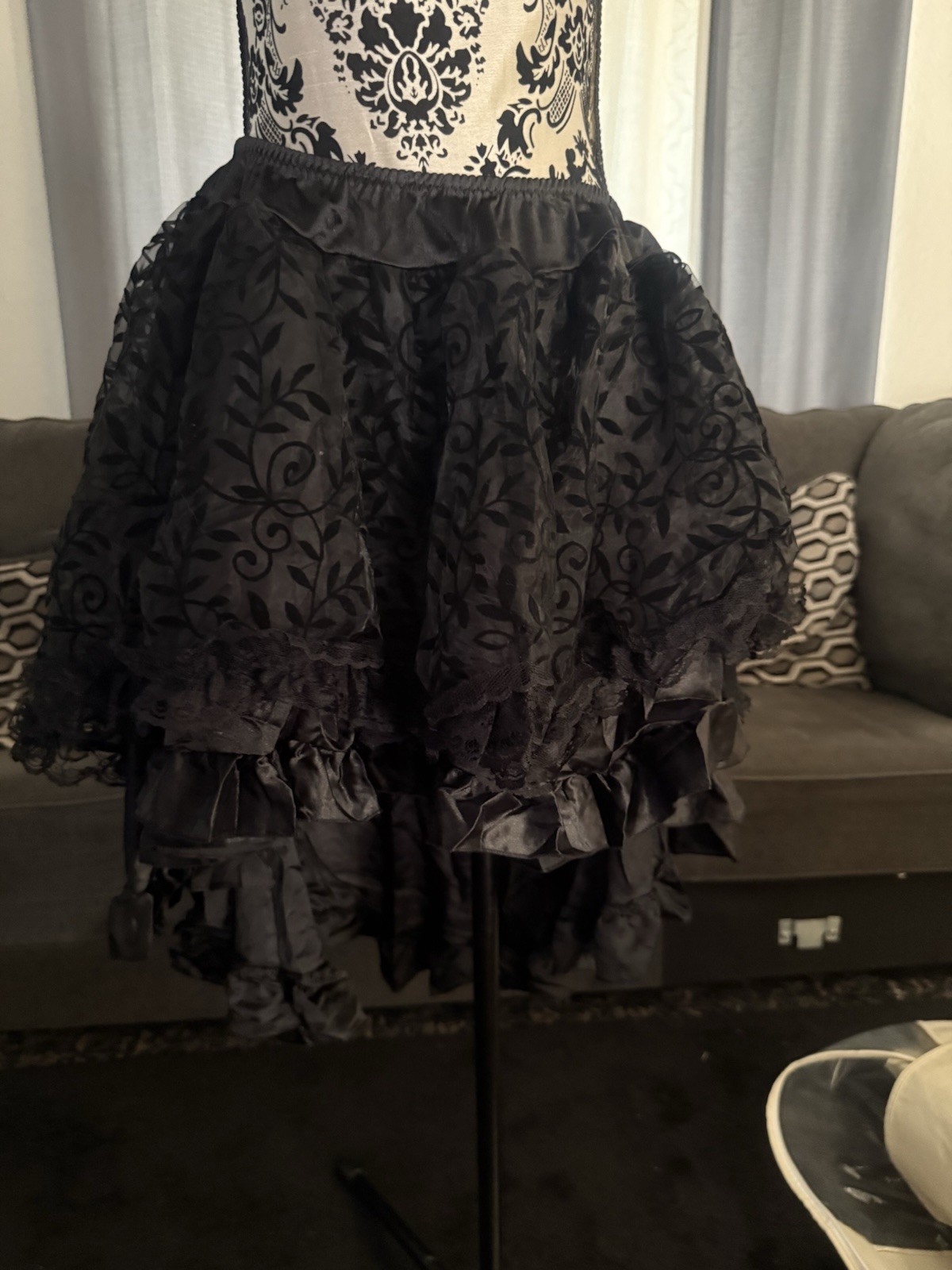 Fashion Costumes Black Lace Skirt Size M/L Halloween Elastic Stretch