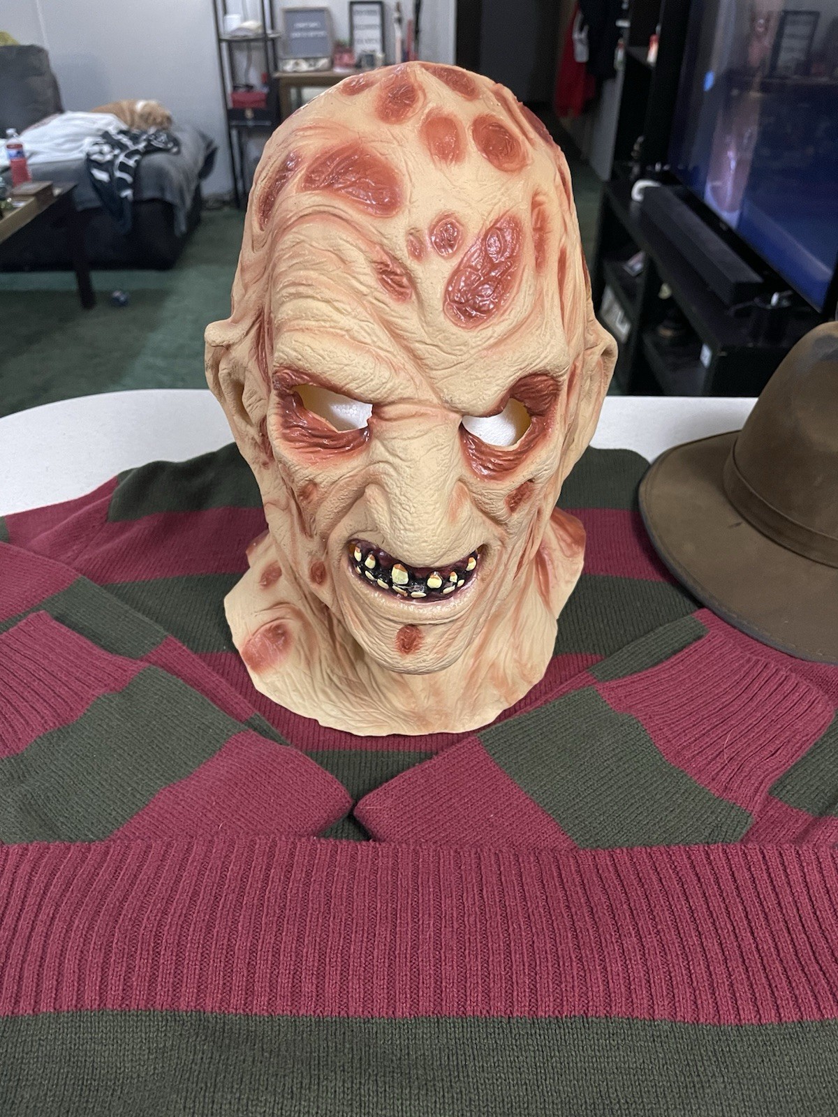 Freddy Krueger’s a Nightmare On Elm Street mask Fedora Sweater And Glove Set XXL