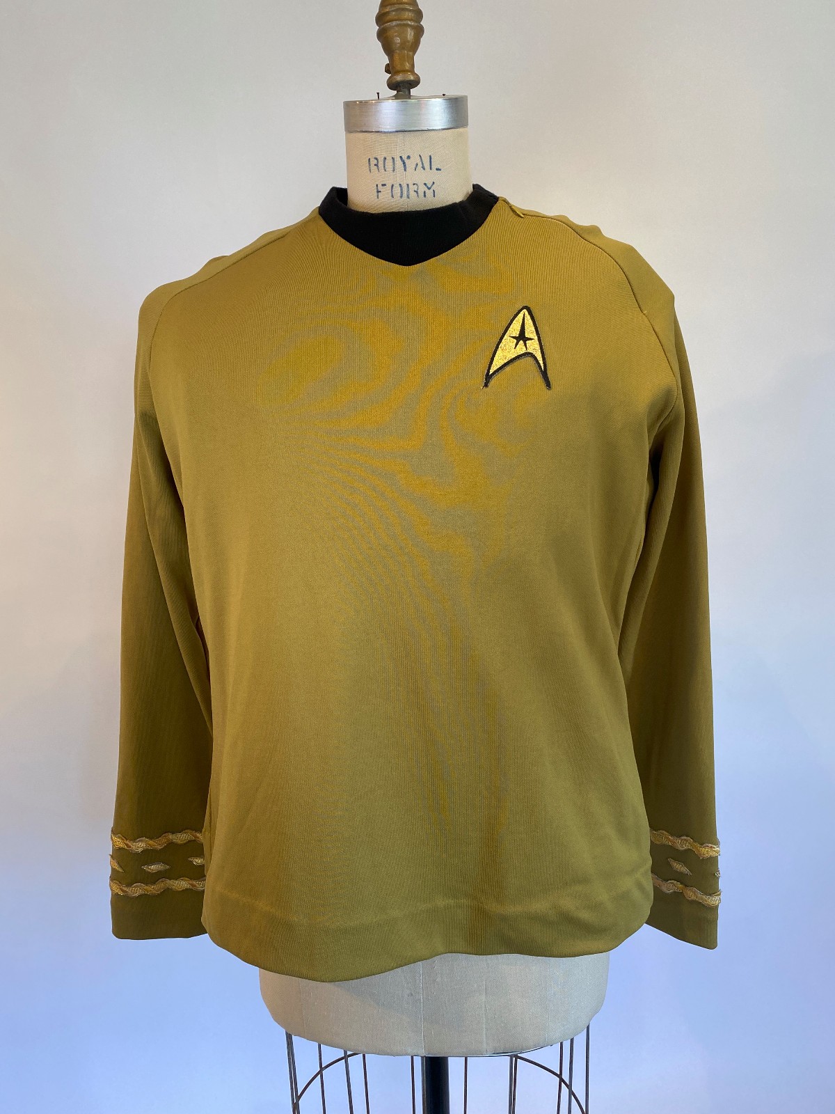 ANOVOS TOS PREMIUM STAR TREK SEASON 3 KIRK TUNIC GOLD MINT UNWORN – SIZE XXL