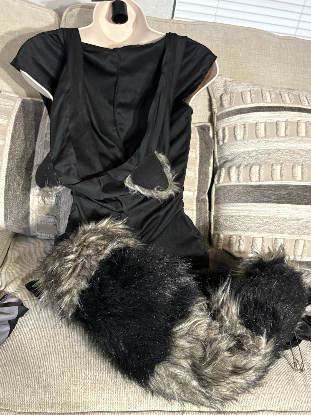 Risky Raccoon S/M Halloween Costume Leg Avenue Women READ