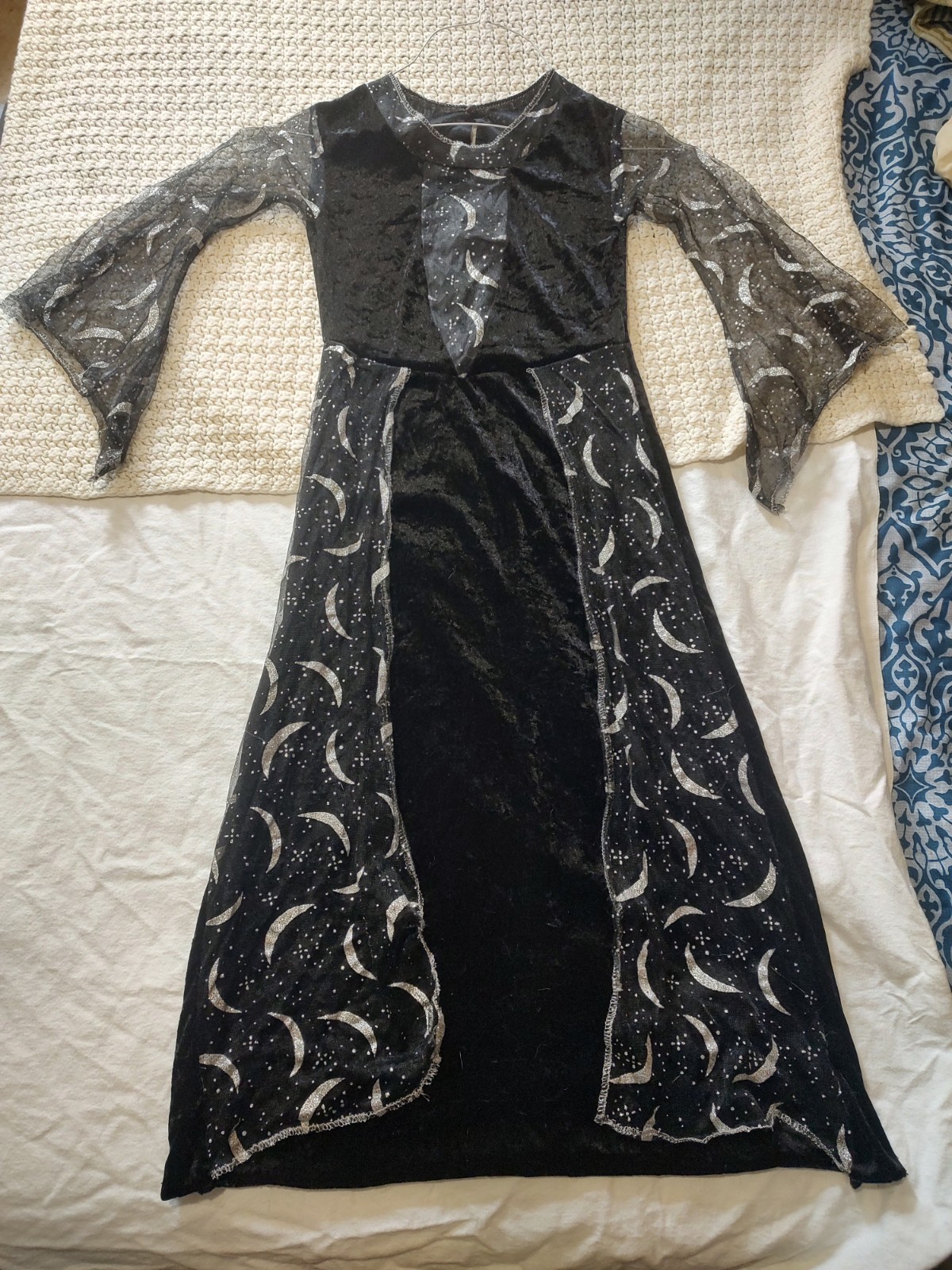 Black Velvet Witch Dress Costume Silver Moon & Star Print Long Sleeve