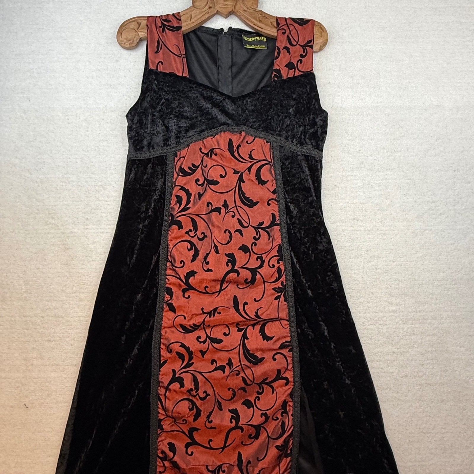 Underwraps Renaissance Costume dress Burnt Crushed Velvet Medium witchy gothic