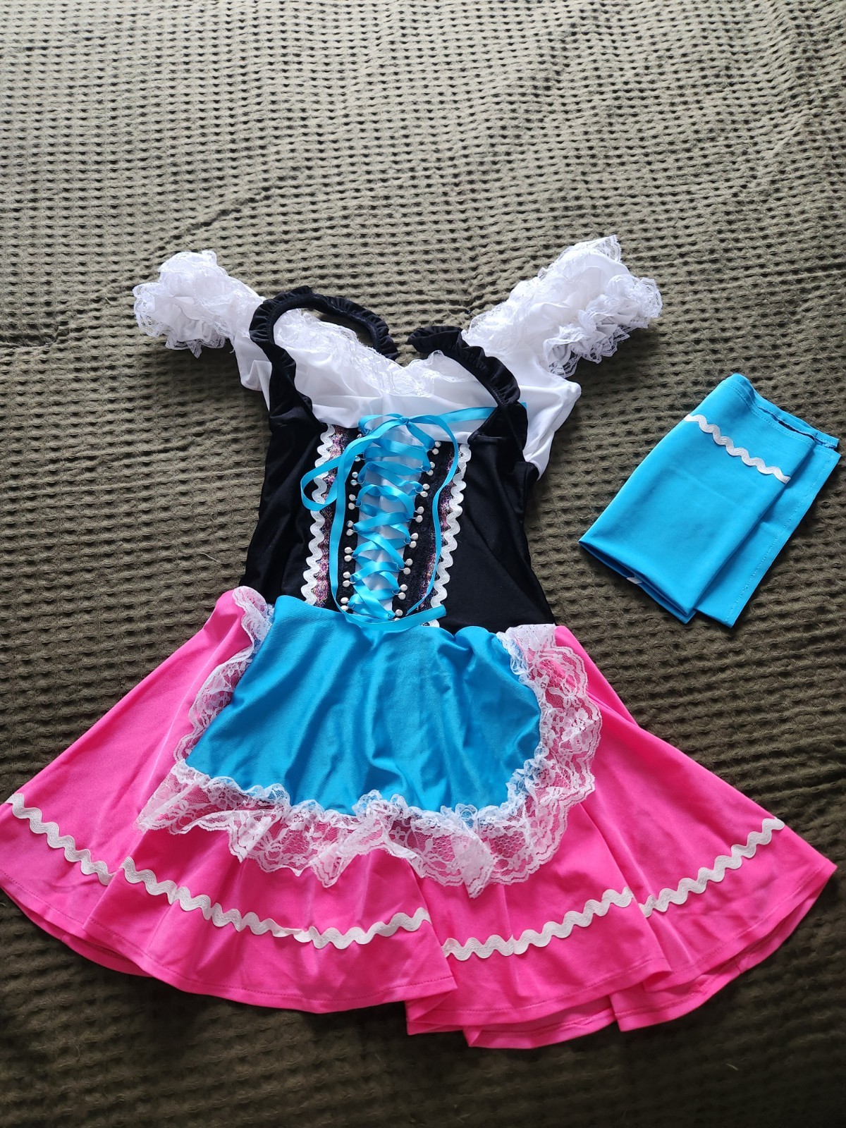 NWOT Be Wicked Beer GirlMaid Oktoberfest Costume Adult Size S/M Sexy Dress+Scarf