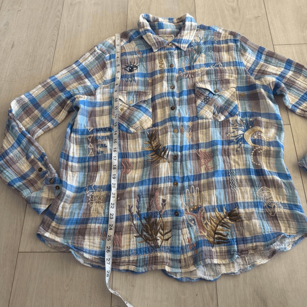 Johnny was blouse. Cotton Tencel blend. Tunic length size XL