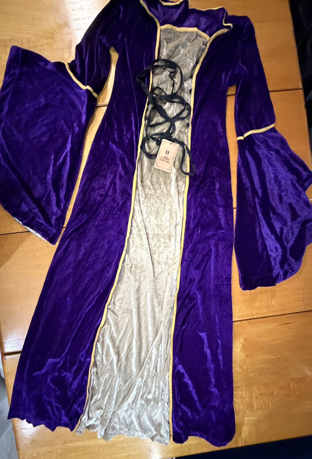 Renaissance Women Medieval Costume Womens Halloween Dress – Purple – XL – NWT