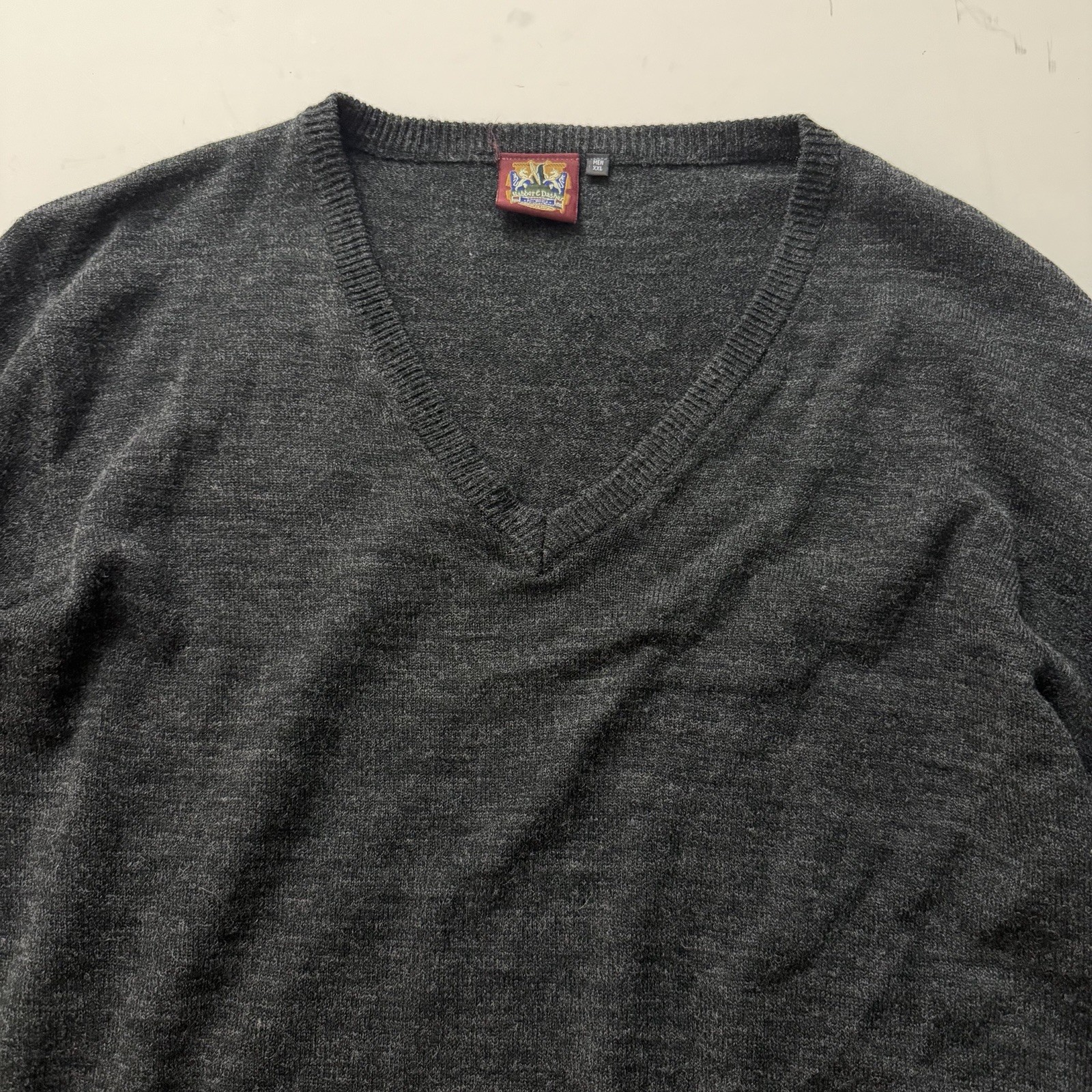 HARRY POTTER HABBER & DASHER Hufflepuff Sweater Dark Gray XXL