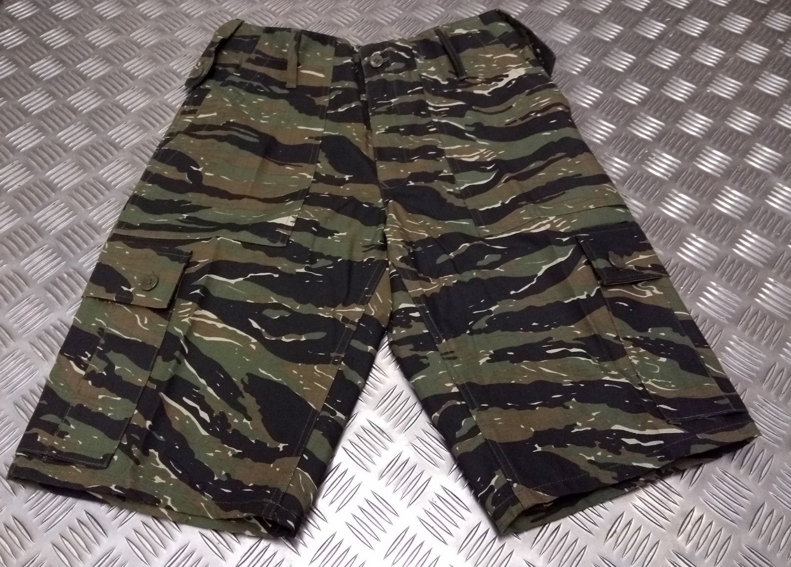 Military Style Combat Cargo / Utility / Camo / Multicam Shorts – All Sizes – NEW