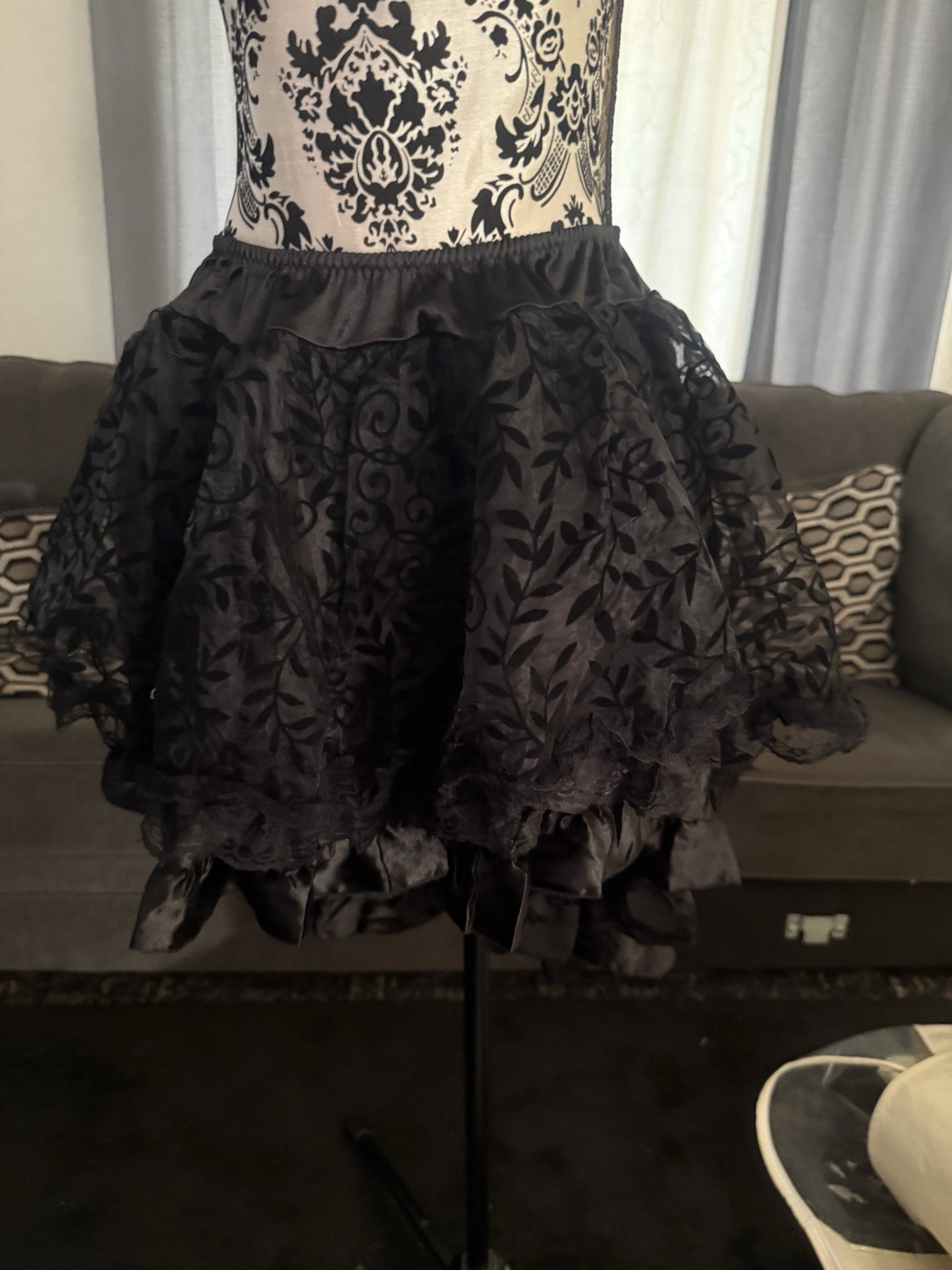 Fashion Costumes Black Lace Skirt Size M/L Halloween Elastic Stretch