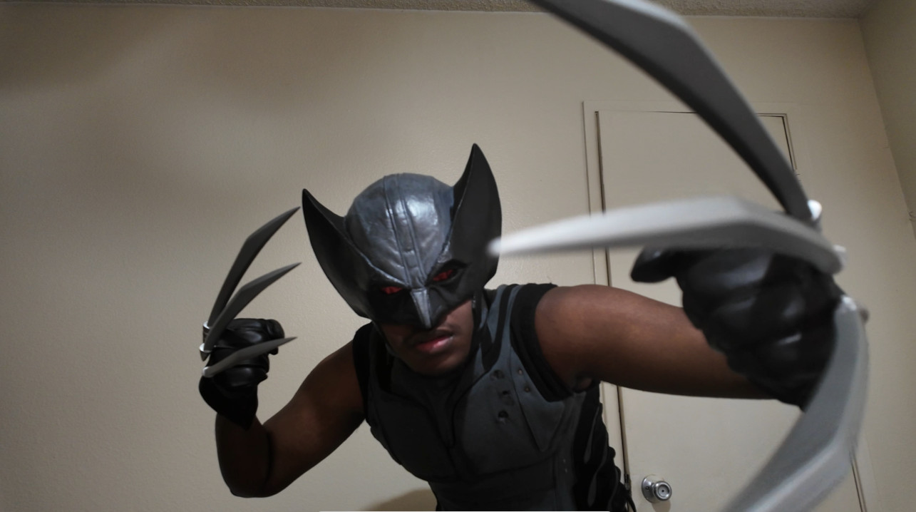 deadpool and wolverine costume(comes with cowl ,base suit, belt, claws