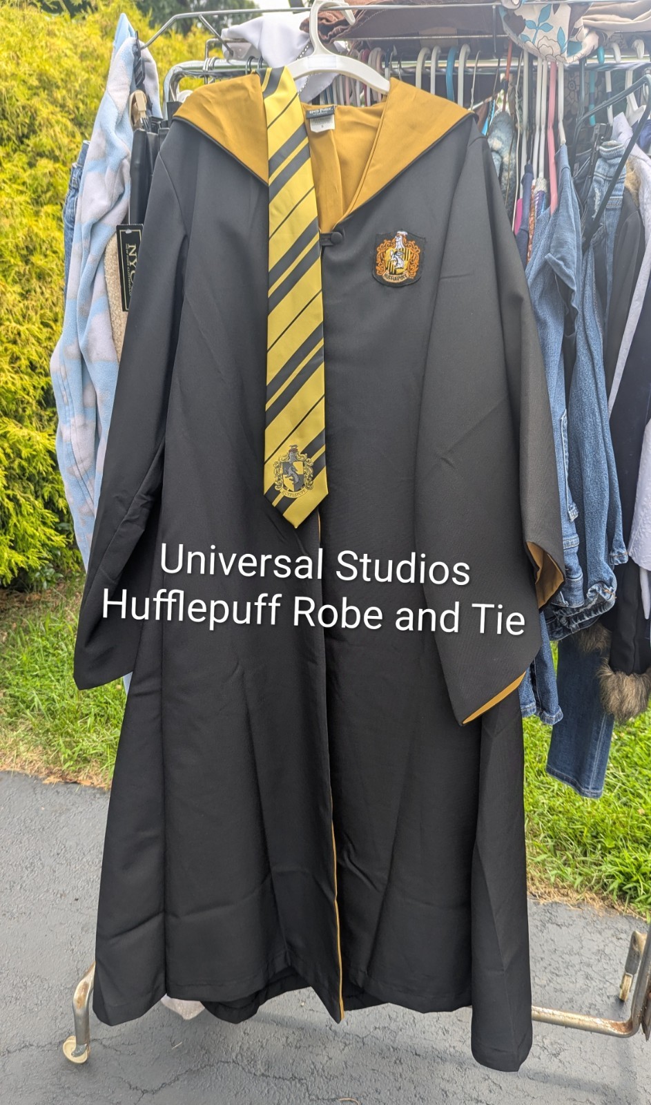 Universal Studios Harry Potter Hufflepuff Hooded Robe & Tie, One Size