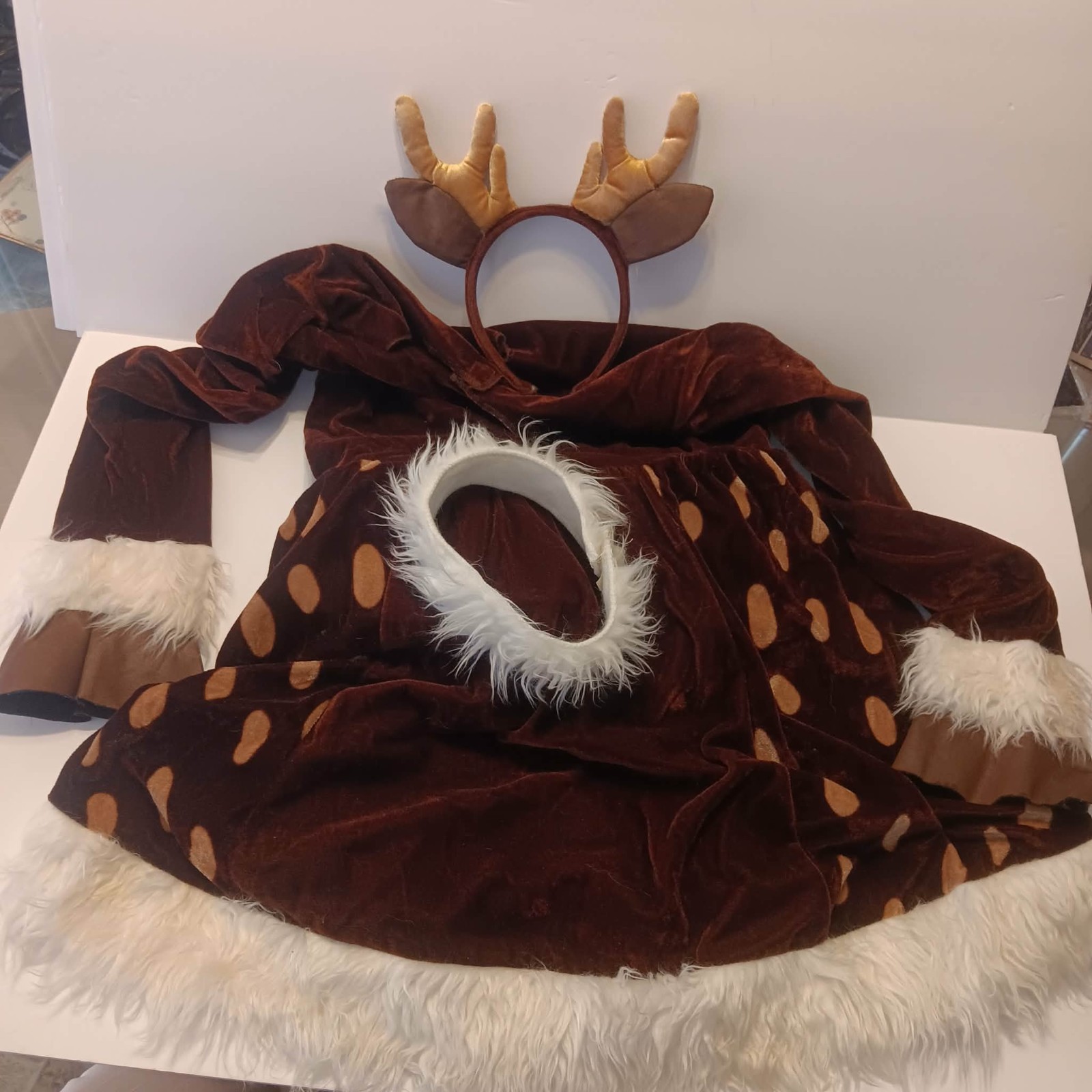 Deer Me! Preowned Reindeer Costume Women’s 4/6 Dress Headband Collar Adult