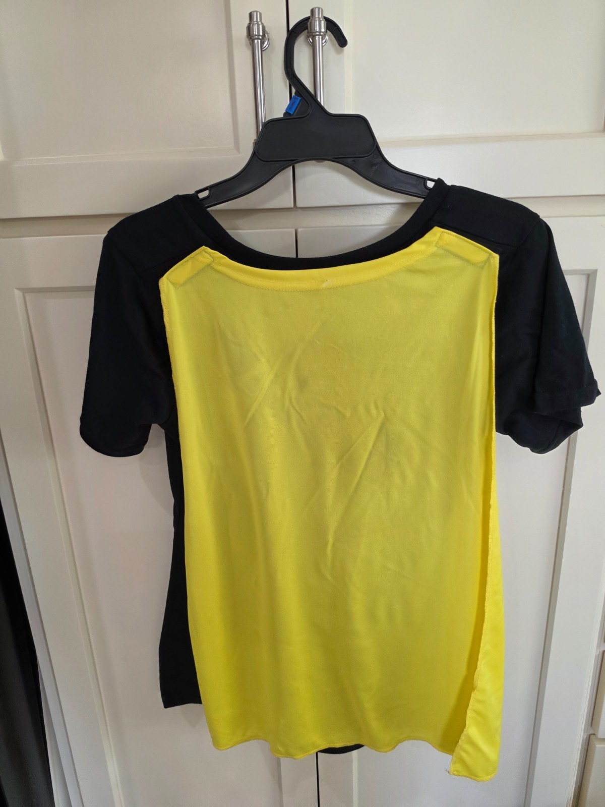 DC Comics Batman size L black cotton blend scoop neck tee w/detachable cape NWT