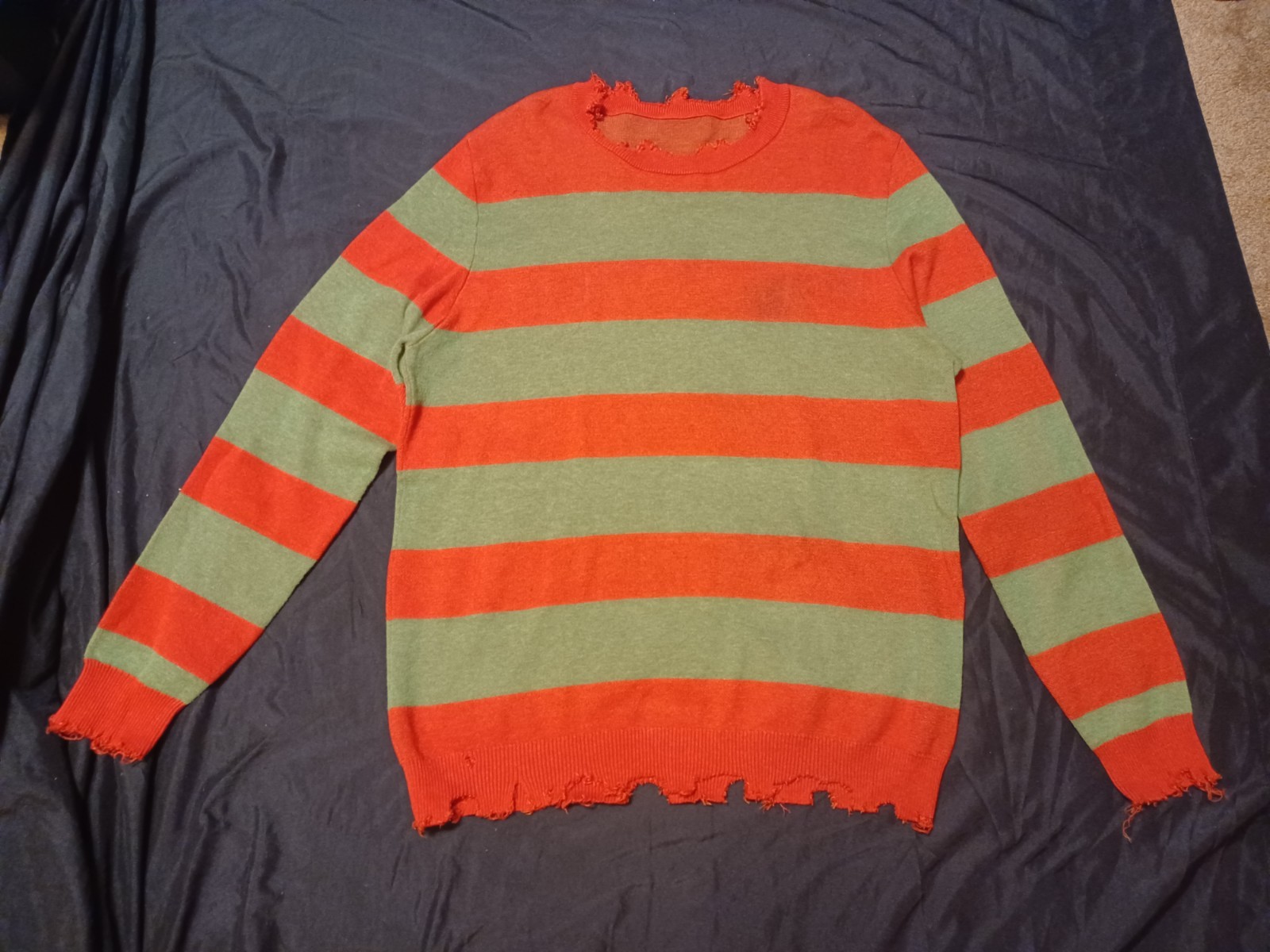 A NIGHTMARE ON ELM STREET 4 THE DREAM MASTER FREDDY KRUEGER SWEATER HANDMADE (?)