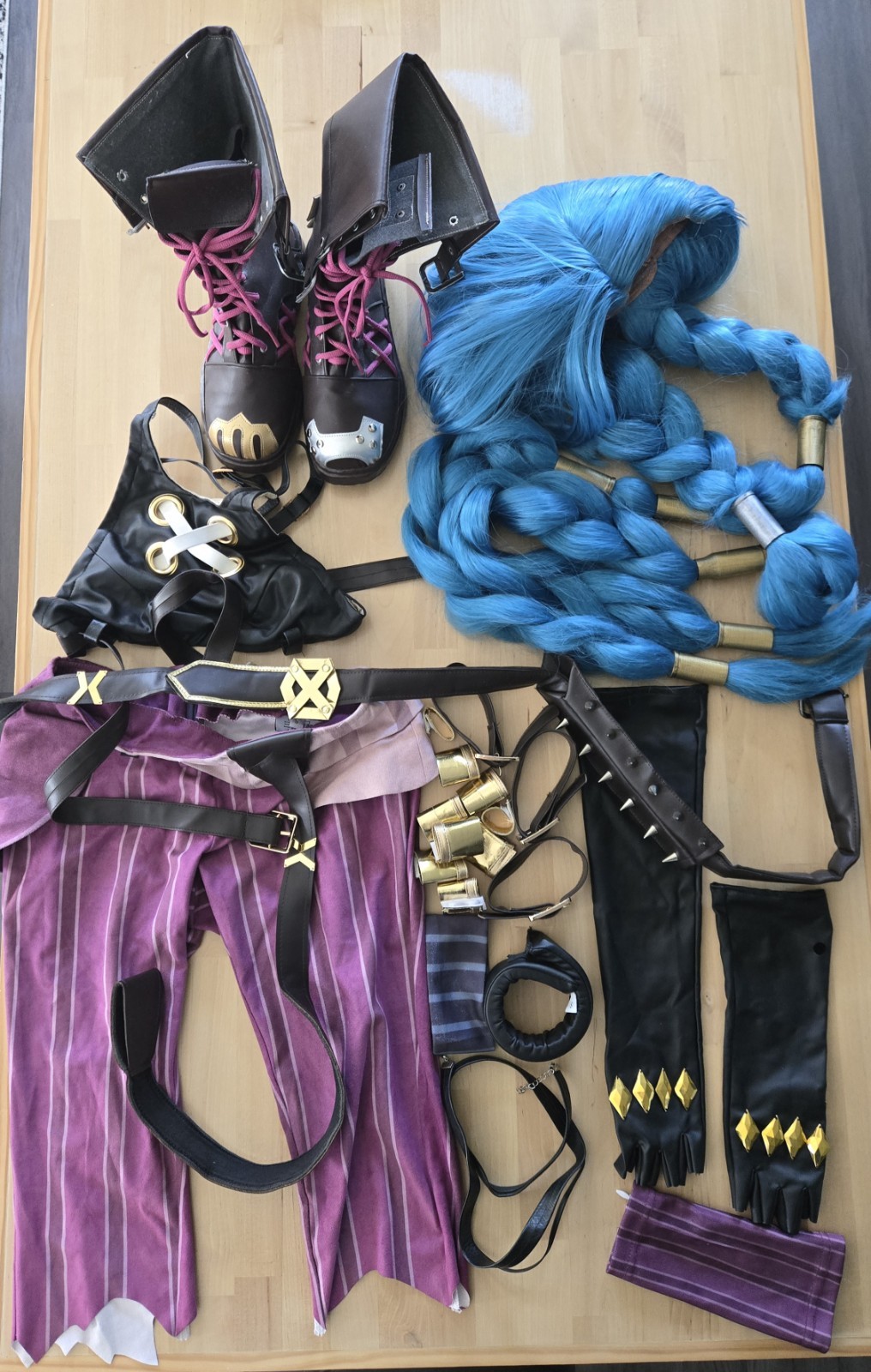DokiDoki SR Jinx Cosplay Small + Lace Front Wig