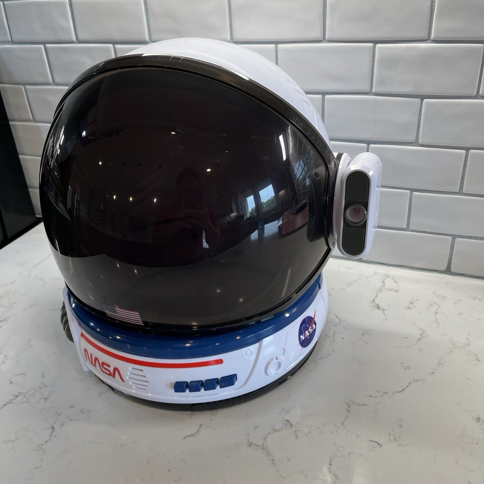 AEROSQUAD LED Light Up Astronaut Helmet NASA Space W/Sounds Costume Kid Ages 6+