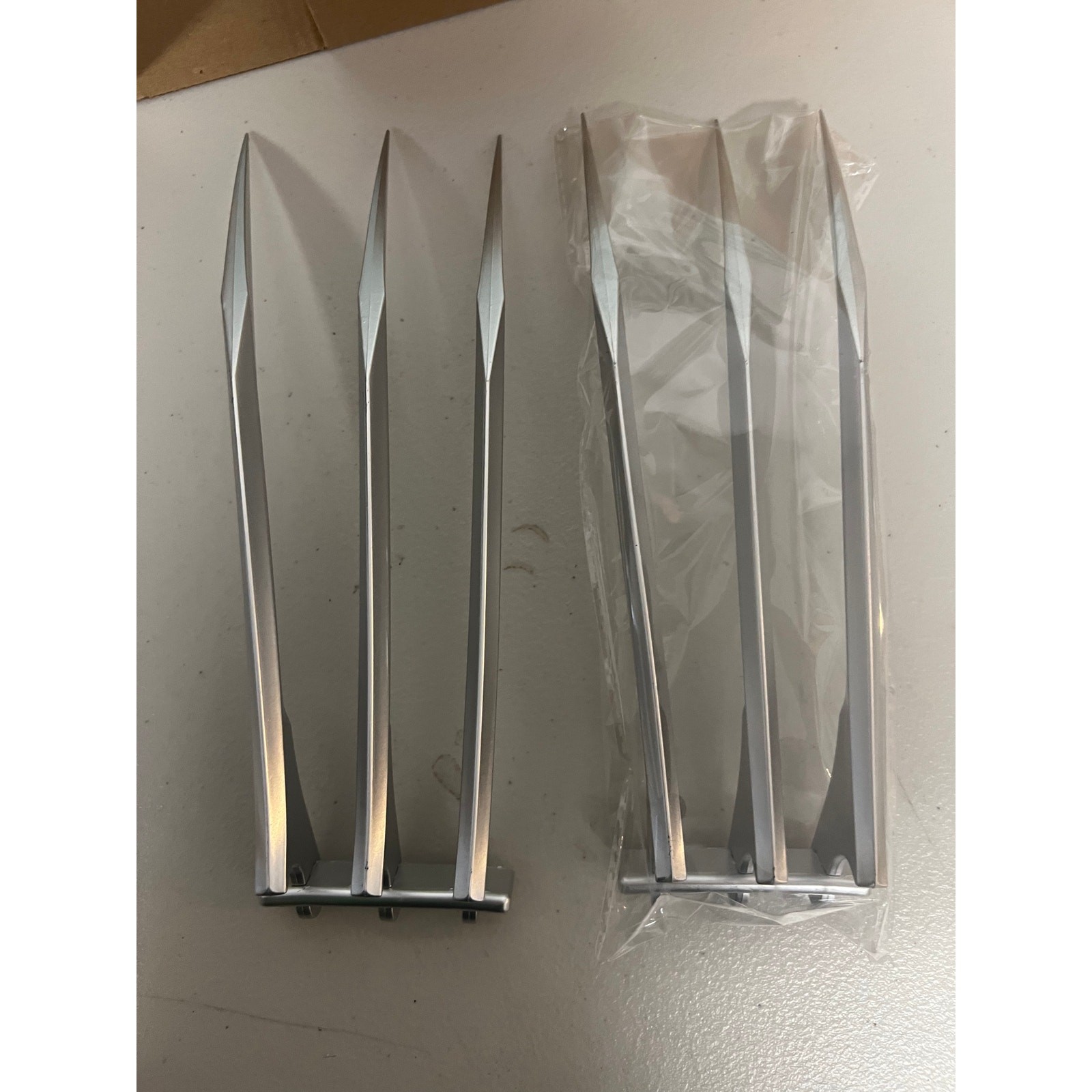 Marvel X-Men Wolverine Claws Cosplay Prop Replica (1 Pair)
