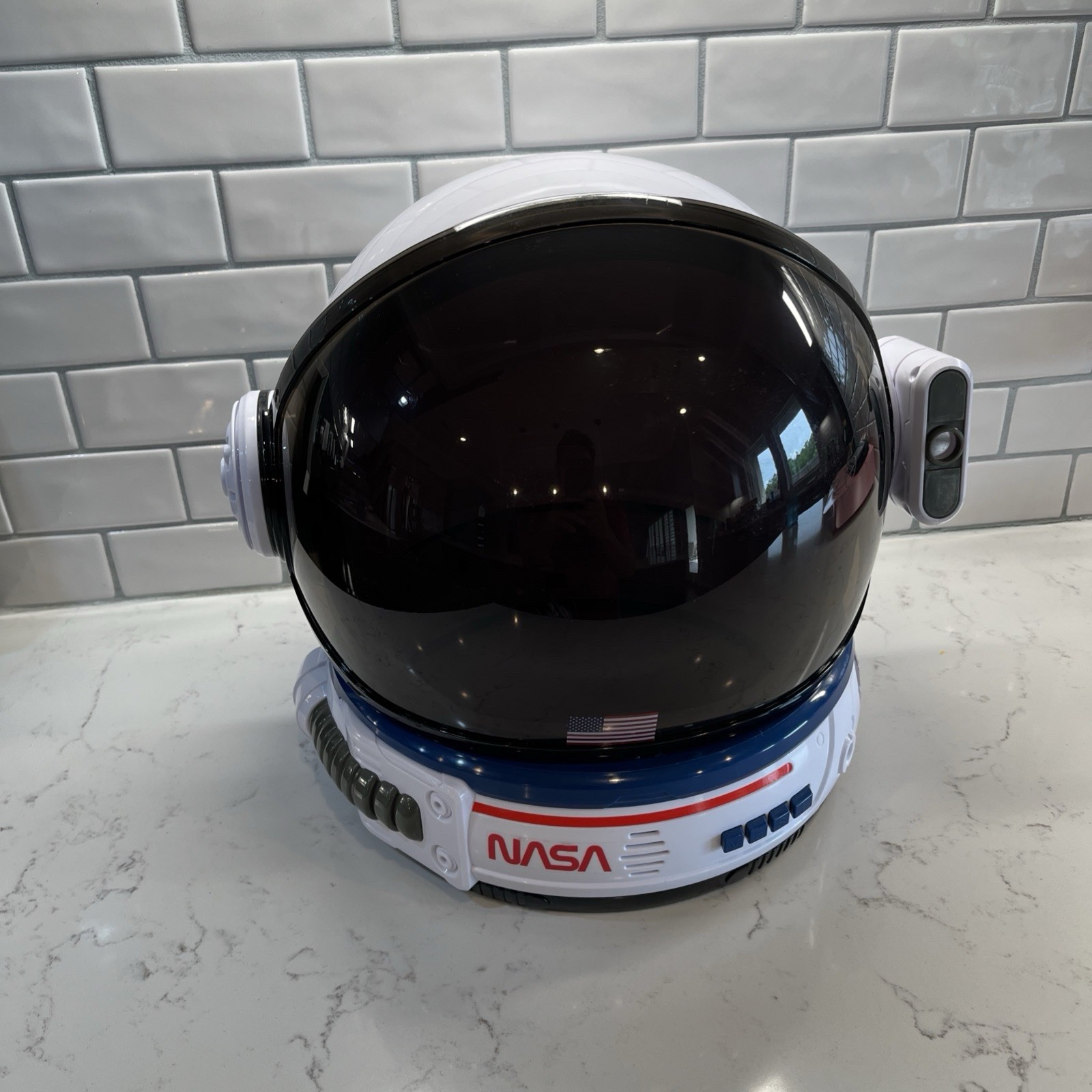 AEROSQUAD LED Light Up Astronaut Helmet NASA Space W/Sounds Costume Kid Ages 6+