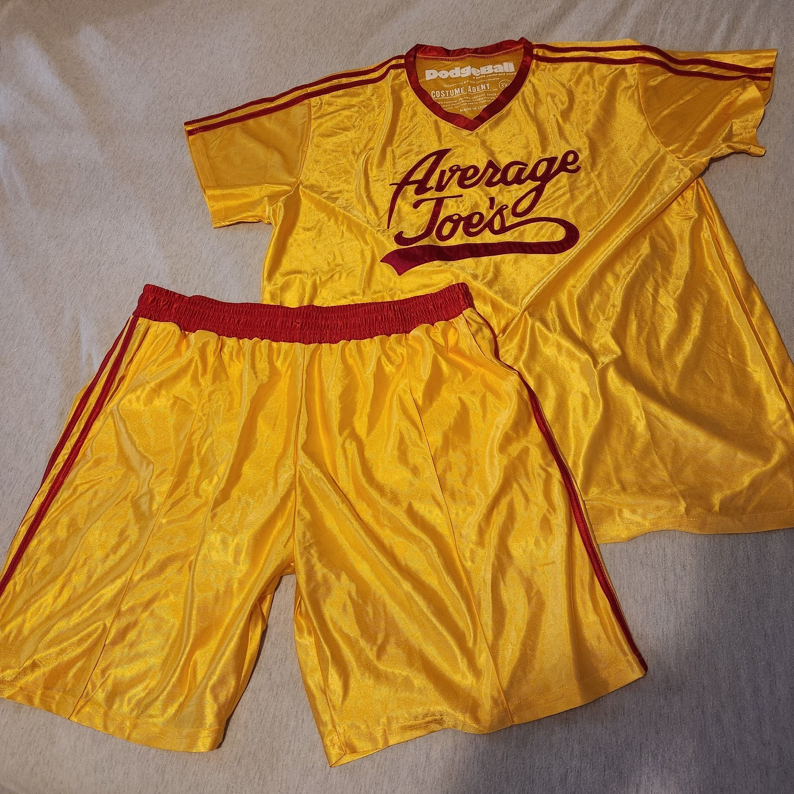 Dodgeball ‘Average Joe’s’ Jersey & Shorts – Adult size 3XL – Worn Once!