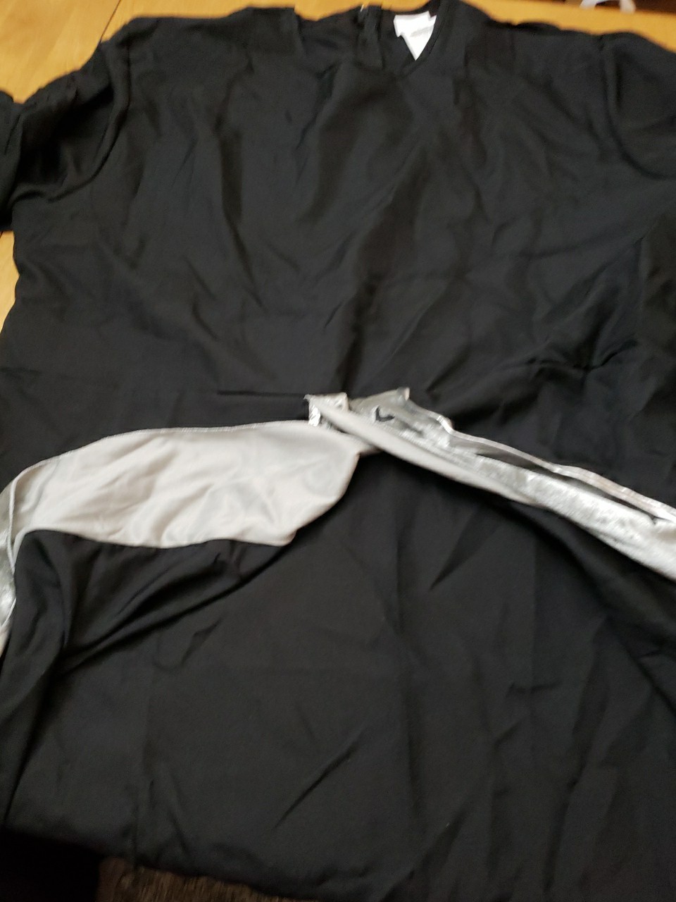 Wizard Midevil Men’s Size X Large Costume Hood Robe Belt Black Silver Green