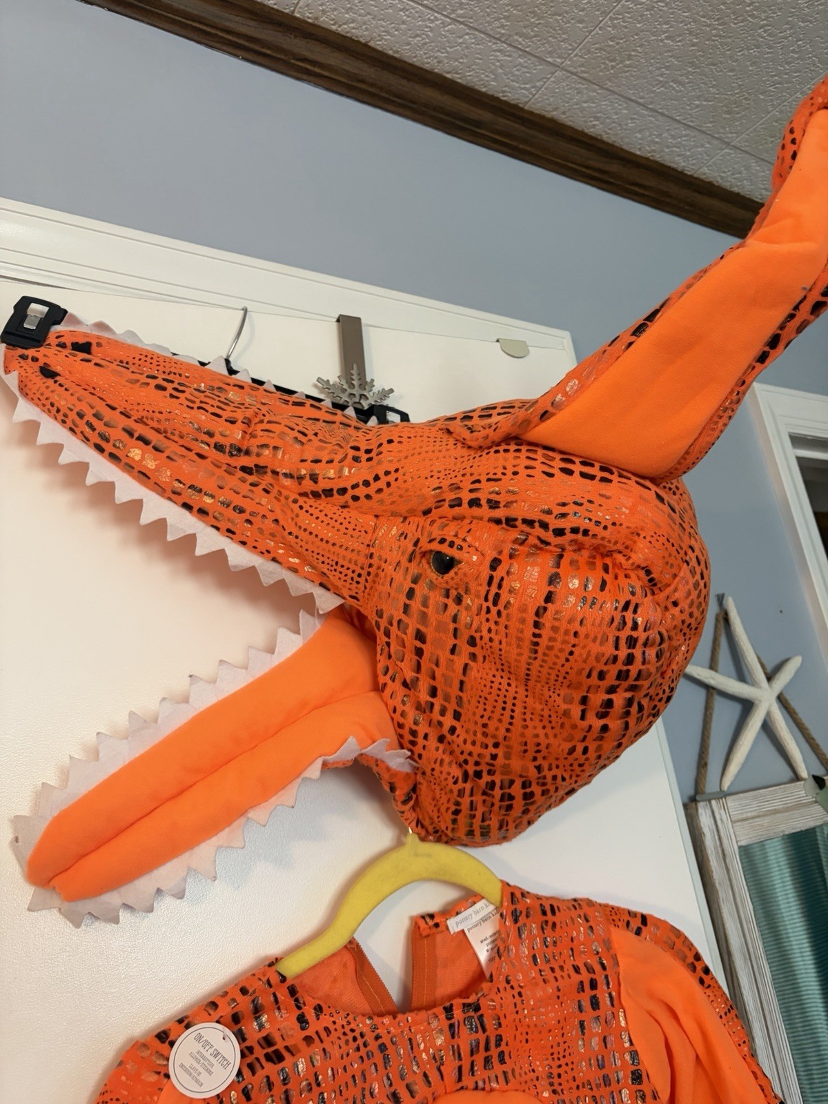 NEW! POTTERY BARN KIDS Light-Up Pterodactyl Halloween Costume Size 4-6 YEARS