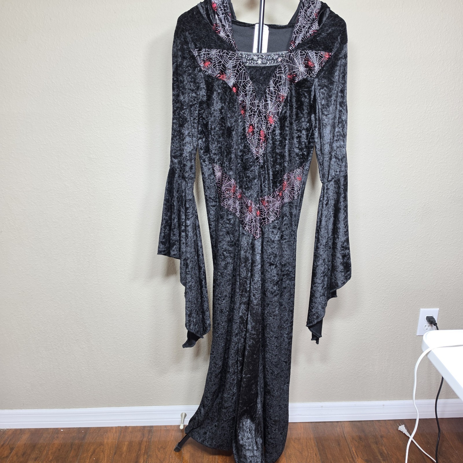 Momentum Brands Web Princess Gothic Vampire Witch Halloween Costume Gown Medium