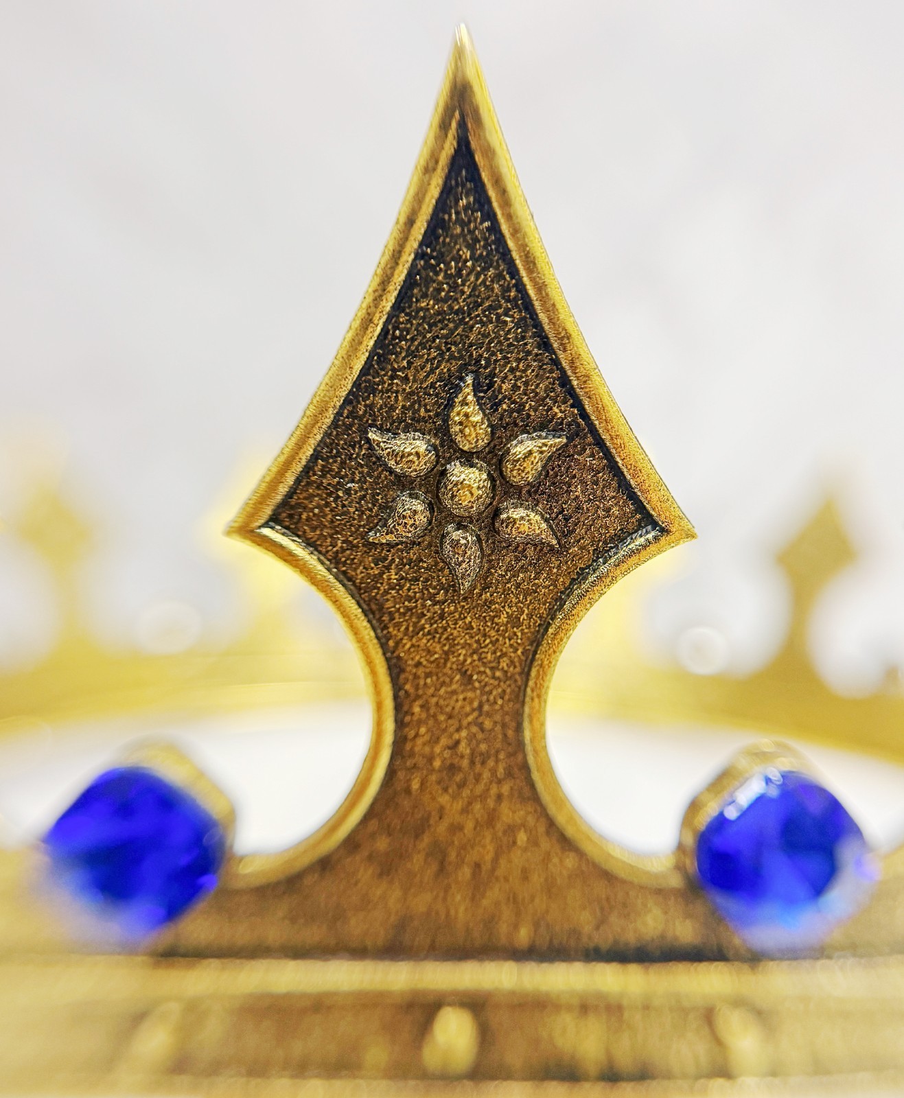 Regal Gold Crown, Royal Renaissance Crown, Medieval Costume, Blue Stone Crown