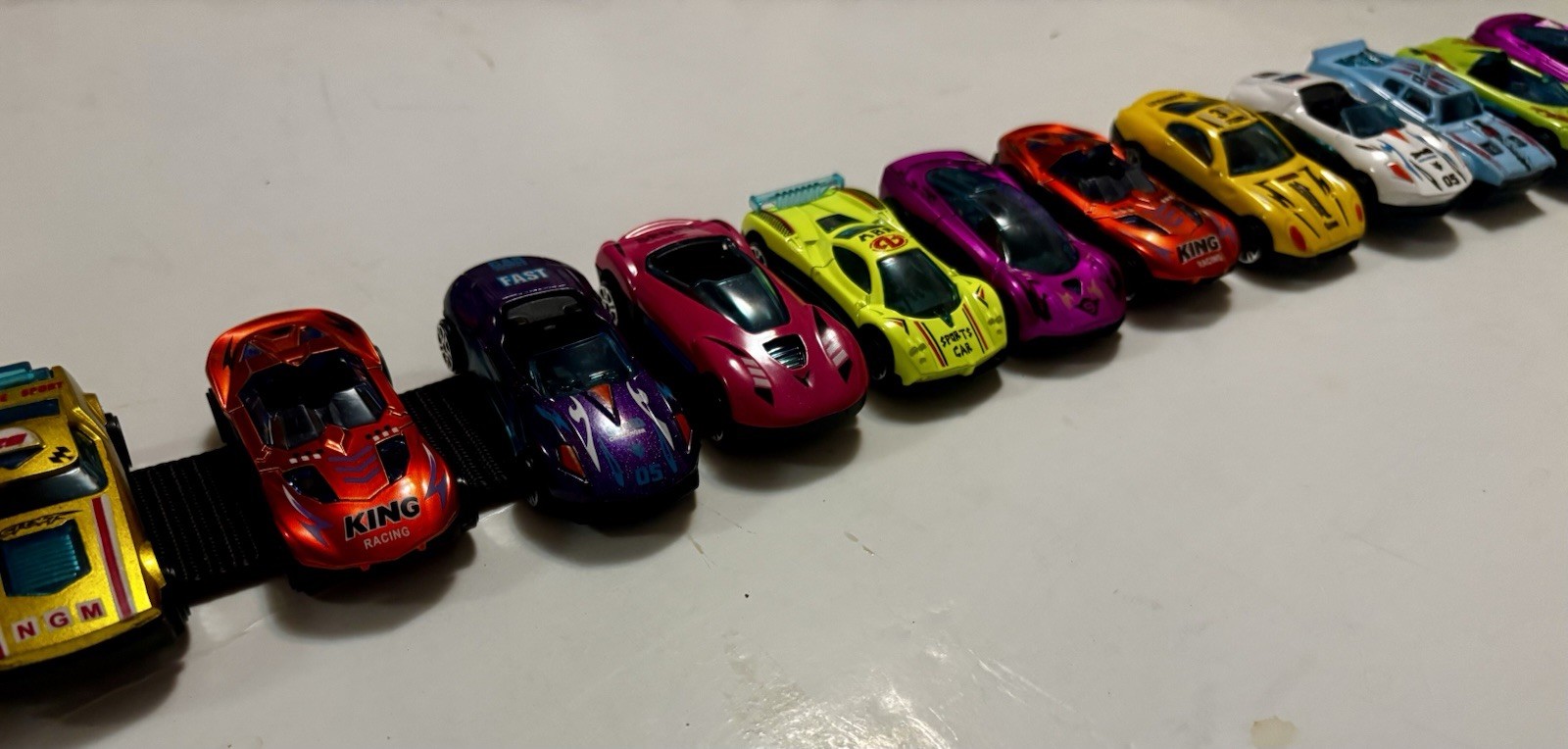 Hot Wheels 48” Belt Of Die Cast Cars Rare Hard To Find Item VGC Fast Shipping