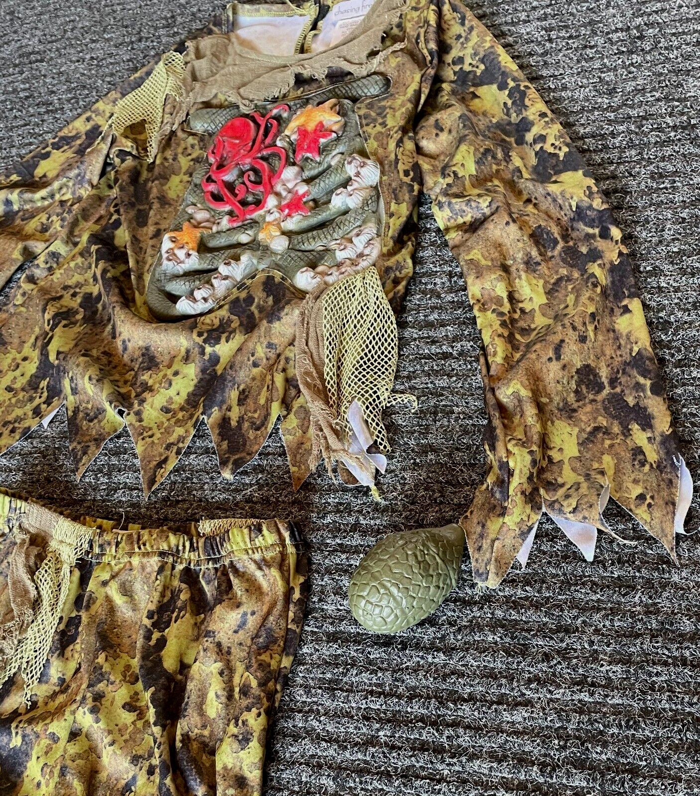 Cool Chasing Fireflies Zombie 3 pc Halloween Costume 10 Youth Kids Beating Chest