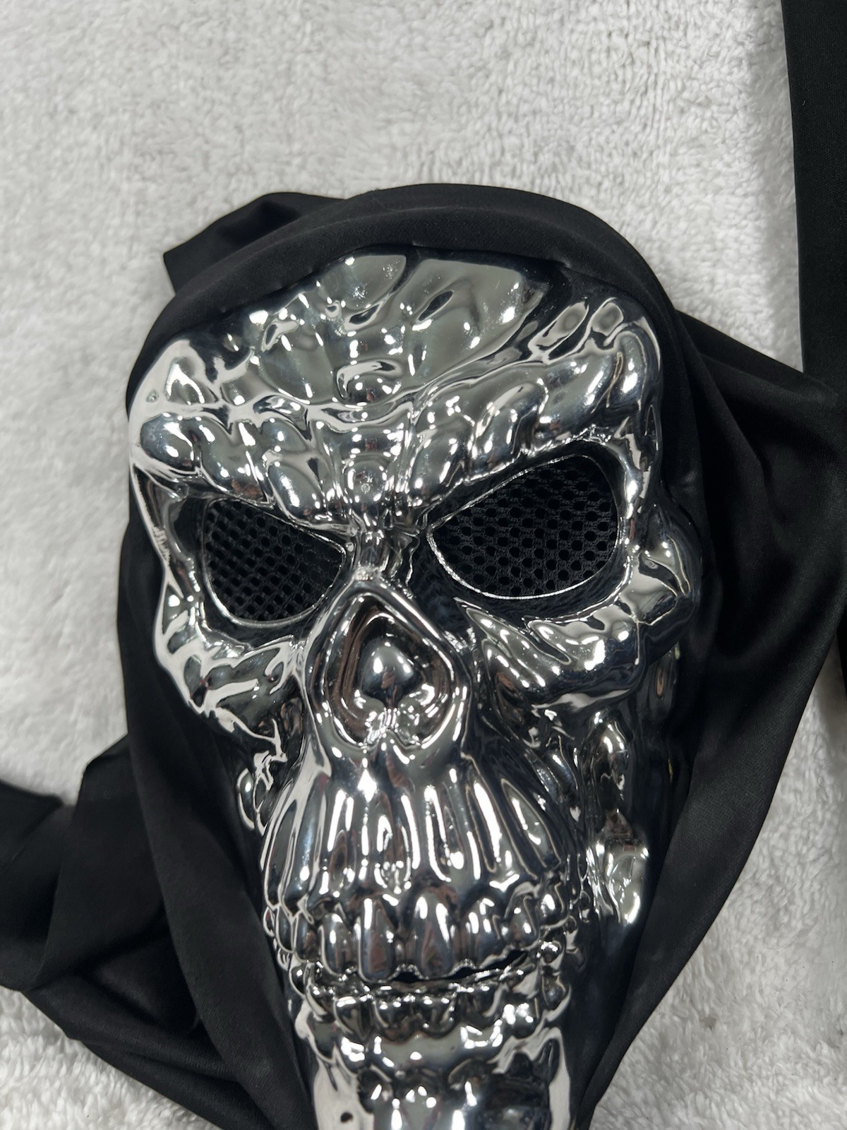 Spirit Halloween Chrome Skull Grim Reaper Costume Adult Size XL Silver Metallic