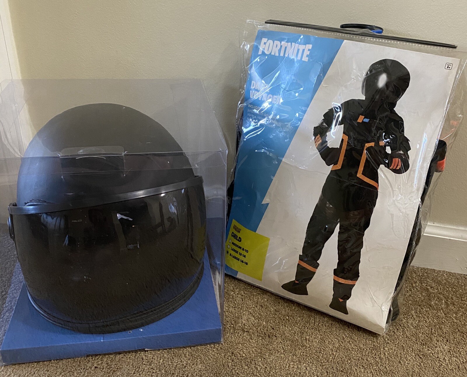 Fortnite Dark Voyager Jumpsuit & Helmet Halloween Costume Size Child X- L 14-16