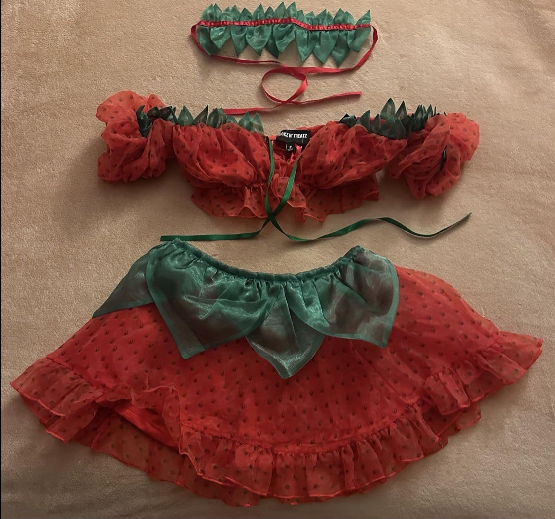 Trickz N’ Treatz Dolls Kill Kawaii Sexy Strawberry Shortcake Costume, Small