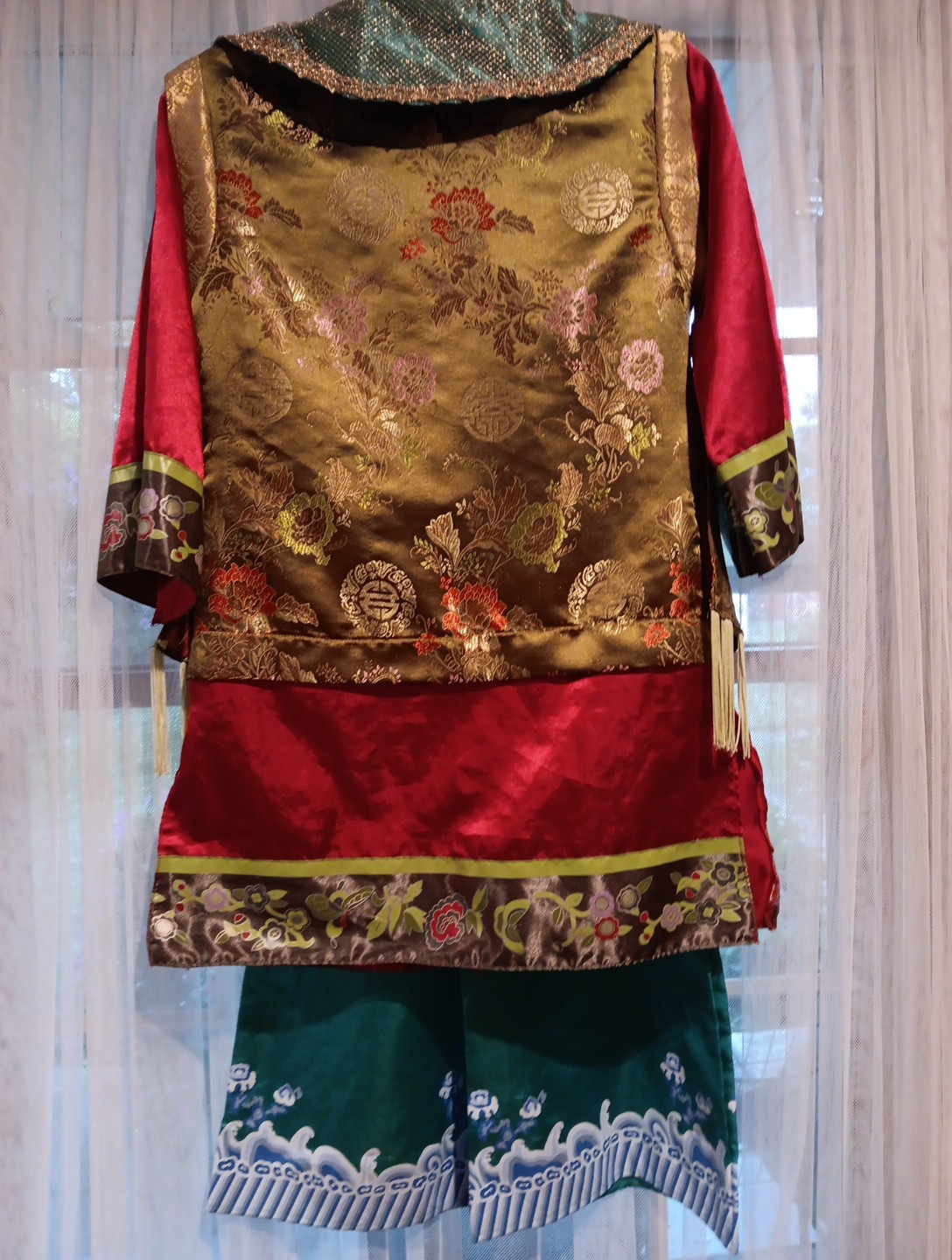 PIRATES OF THE CARIBBEAN HALLOWEEN DISNEY COSTUME Elizabeth Swann, S (5-6)