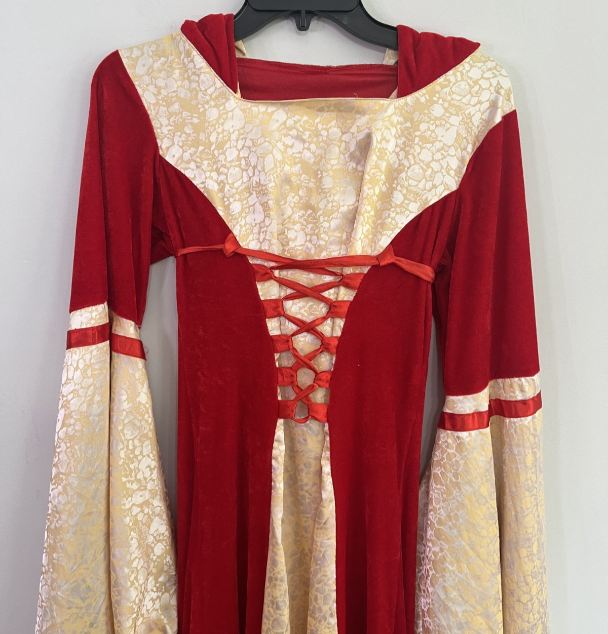 Adult Women’s M Lady Guinevere Red & Gold Medieval Renaissance Cosplay Costume