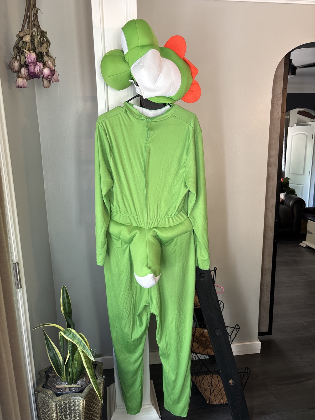 Super Mario Yoshi Unisex Adult Costume Men’s Small Women’s Medium Green Nintendo